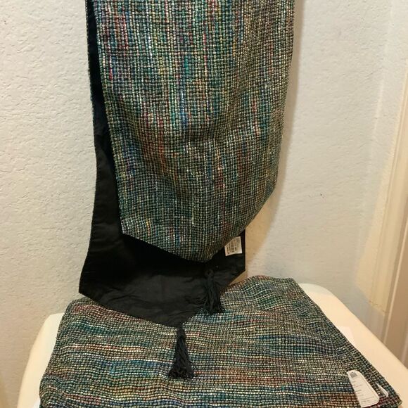 Park B. Smith 72" Table Runner and 4 placements 100% silk - Picture 10 of 14